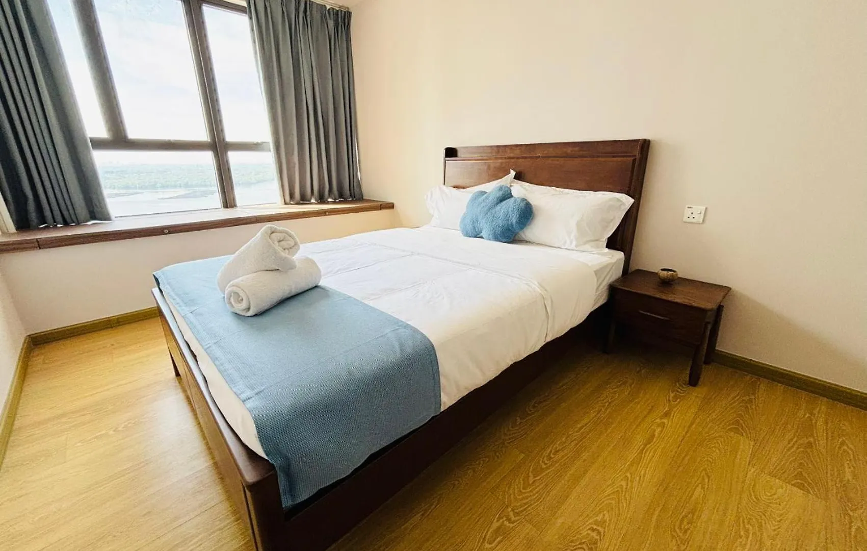 Danga Bay Seaview Laurel Sea Breeze Apartment Johor Bahru